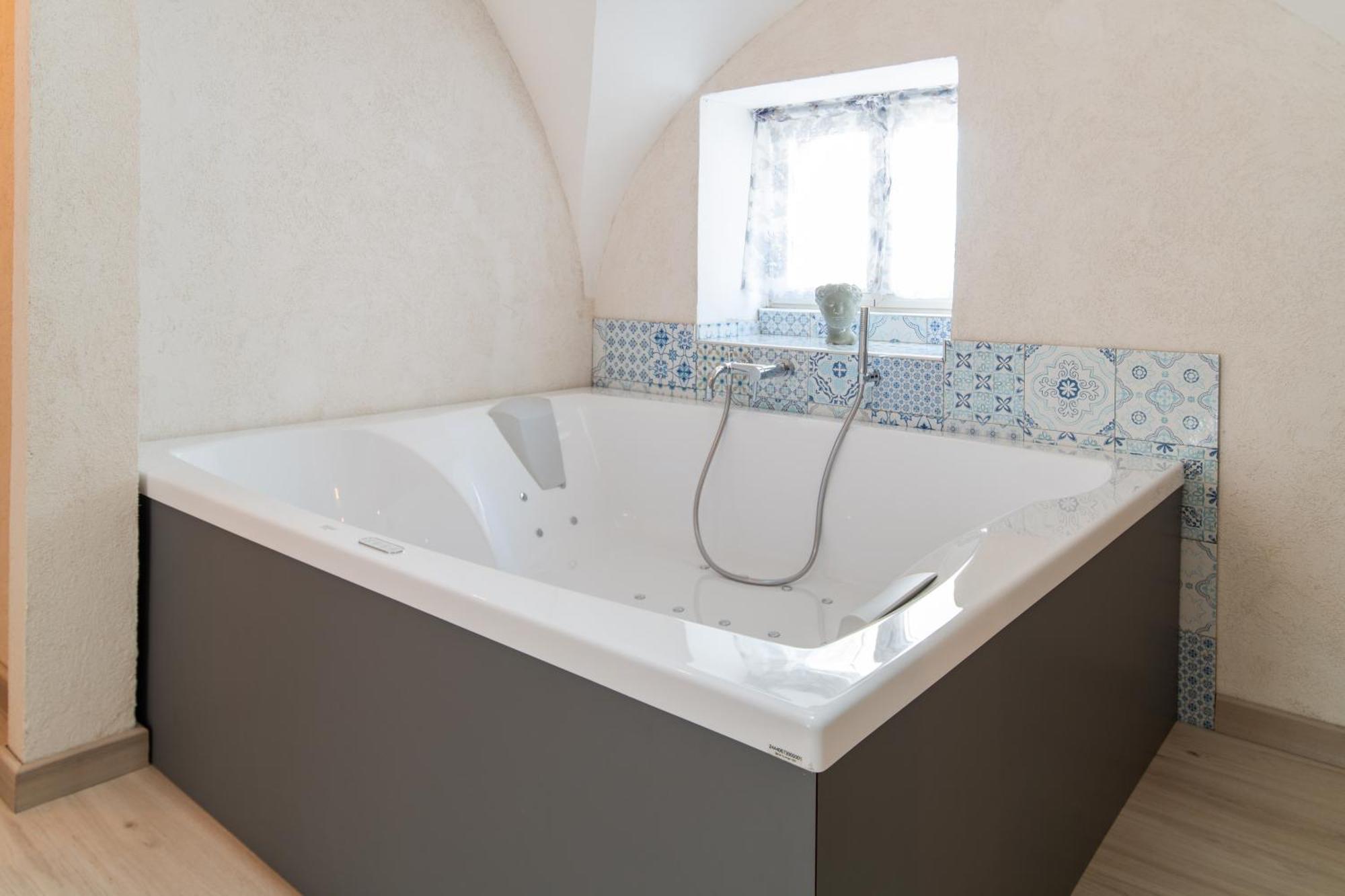 Luxurios Hot Tub-Maiori Hotel Bagian luar foto